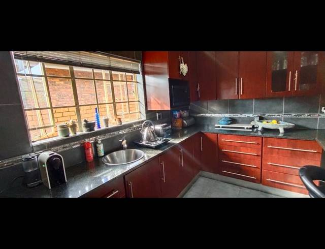 3 BEDROOM HOUSE FOR SALE IN FLORAUNA